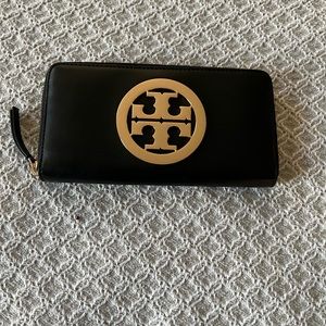 Tory Burch wallet used a couple times